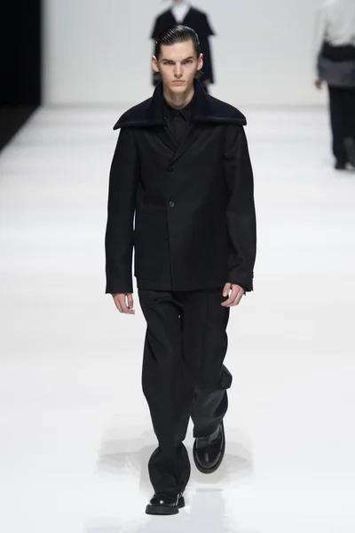 Look 32